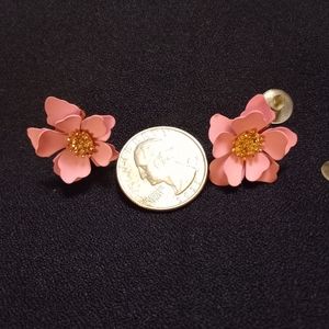 New pink with gold center metal flower post earrings